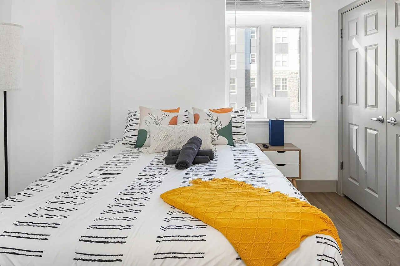 Urban Retreat - Free Parking, Wifi, Walk To Stadium Charlotte