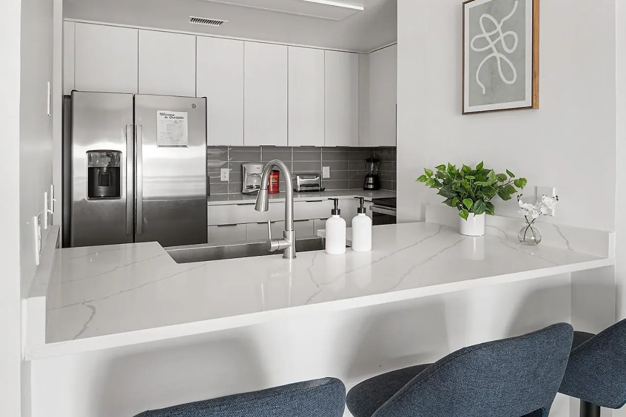 Apartment Urban Retreat - Free Parking, Wifi, Walk To Stadium Charlotte