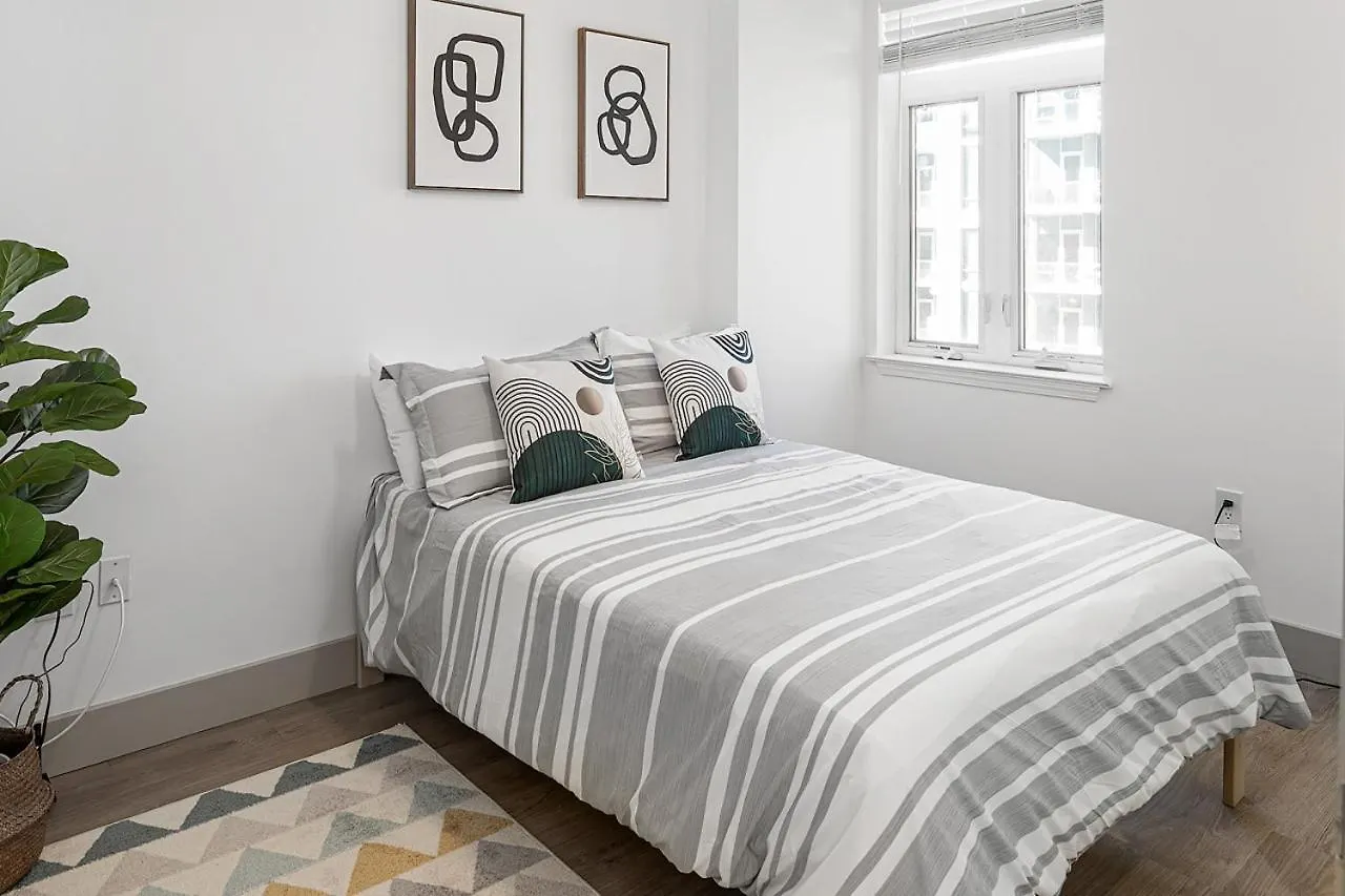 Urban Retreat - Free Parking, Wifi, Walk To Stadium Charlotte