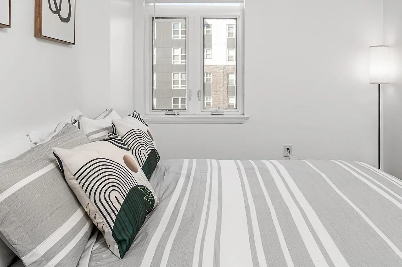 Urban Retreat - Free Parking, Wifi, Walk To Stadium Charlotte