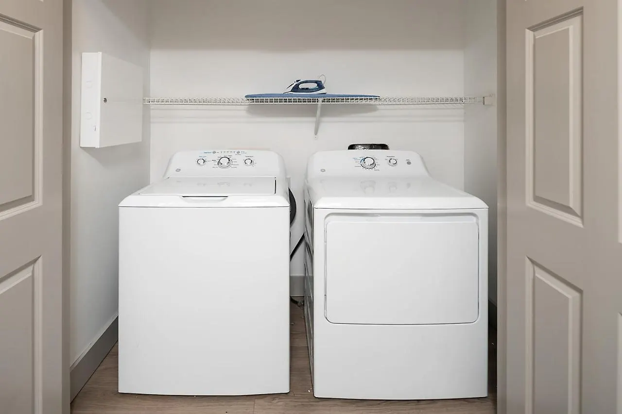 Urban Retreat - Free Parking, Wifi, Walk To Stadium Charlotte