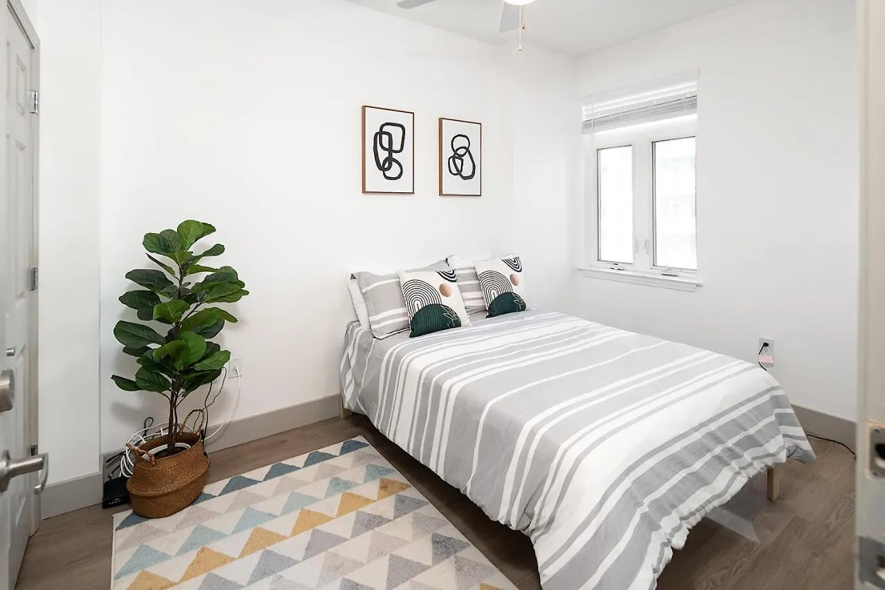 Urban Retreat - Free Parking, Wifi, Walk To Stadium Charlotte