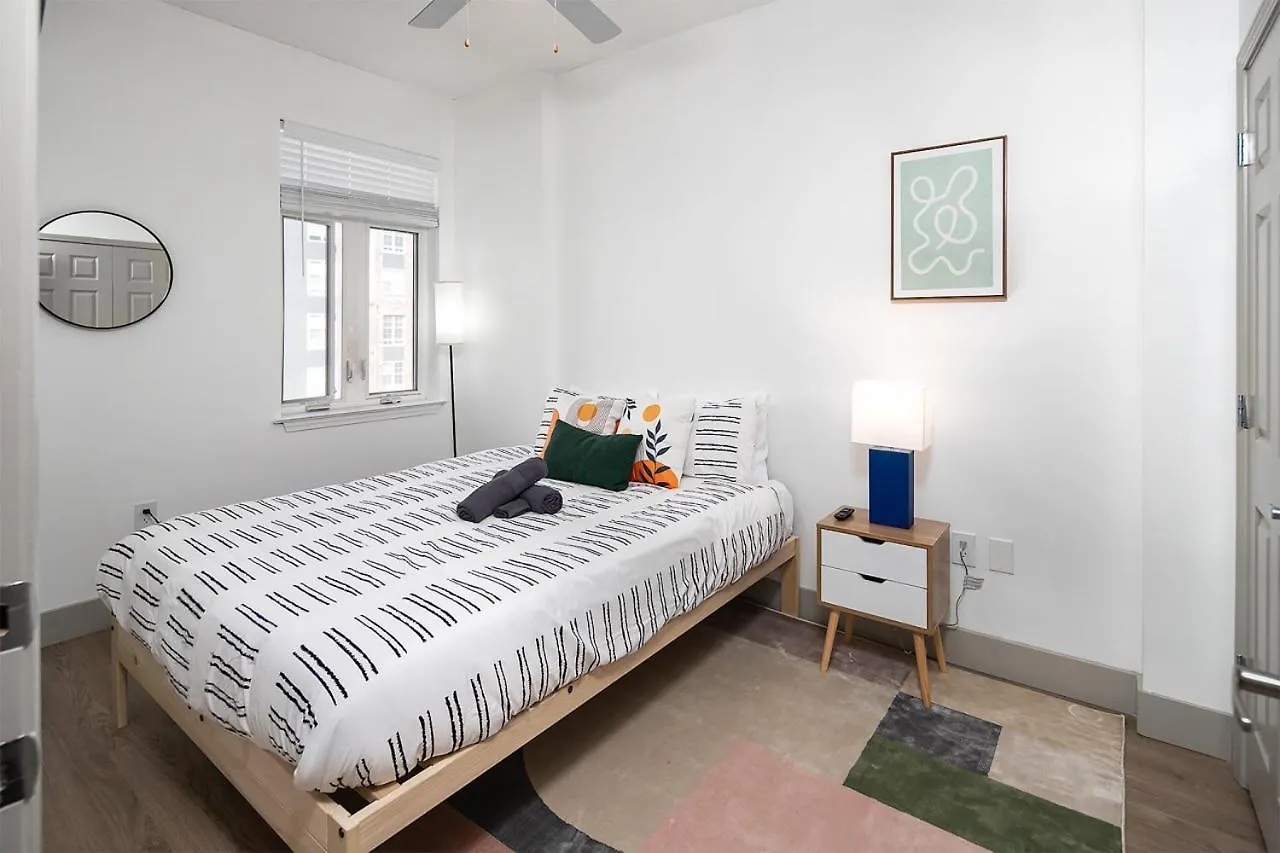 Apartment Urban Retreat - Free Parking, Wifi, Walk To Stadium Charlotte