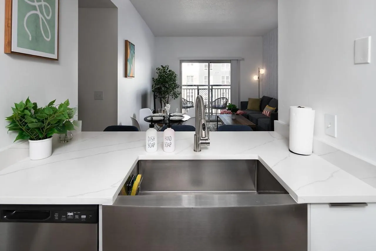 Urban Retreat - Free Parking, Wifi, Walk To Stadium Charlotte 0*,  United States