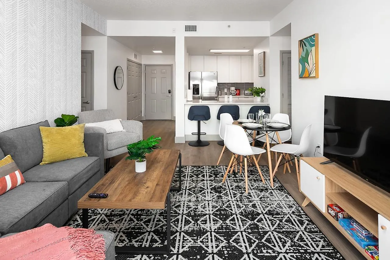 Urban Retreat - Free Parking, Wifi, Walk To Stadium Charlotte Apartment