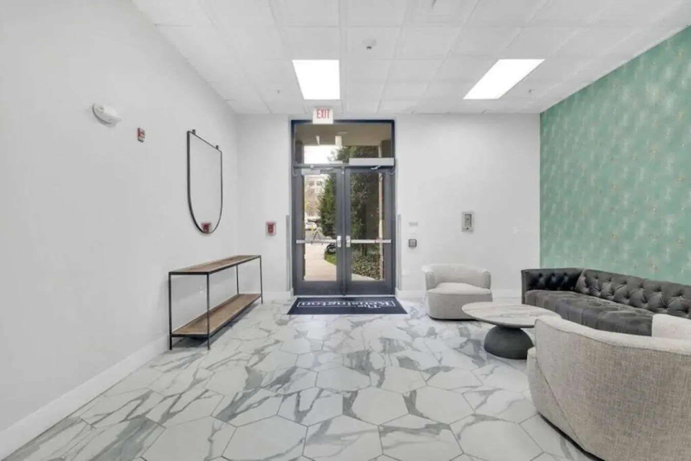 Urban Retreat - Free Parking, Wifi, Walk To Stadium Charlotte Apartment