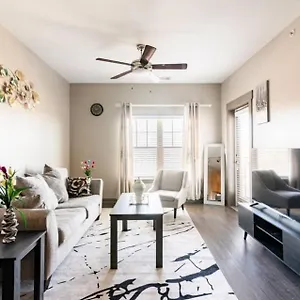 Apartment Uptown And Adventures With Pool, Bars & Shops, Charlotte